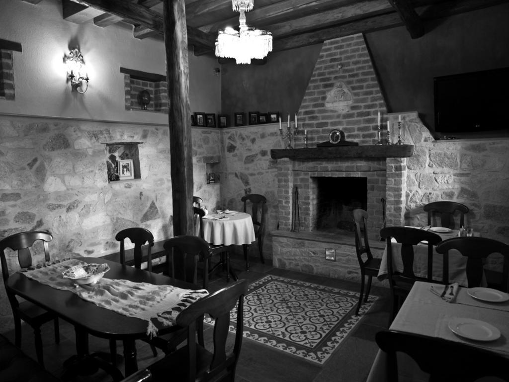 Boutique Hotel Kokkino Spiti Veria  Bagian luar foto