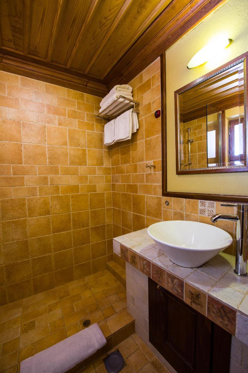 Boutique Hotel Kokkino Spiti Veria  Bagian luar foto